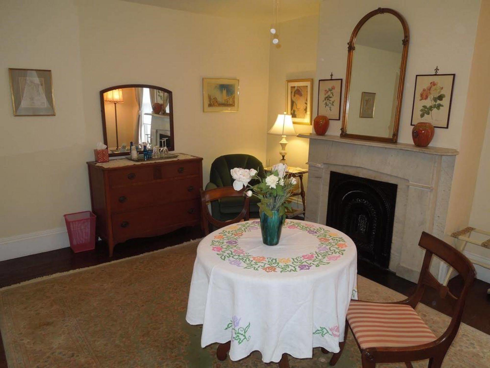Victorian Of Staten Island Bed and breakfast