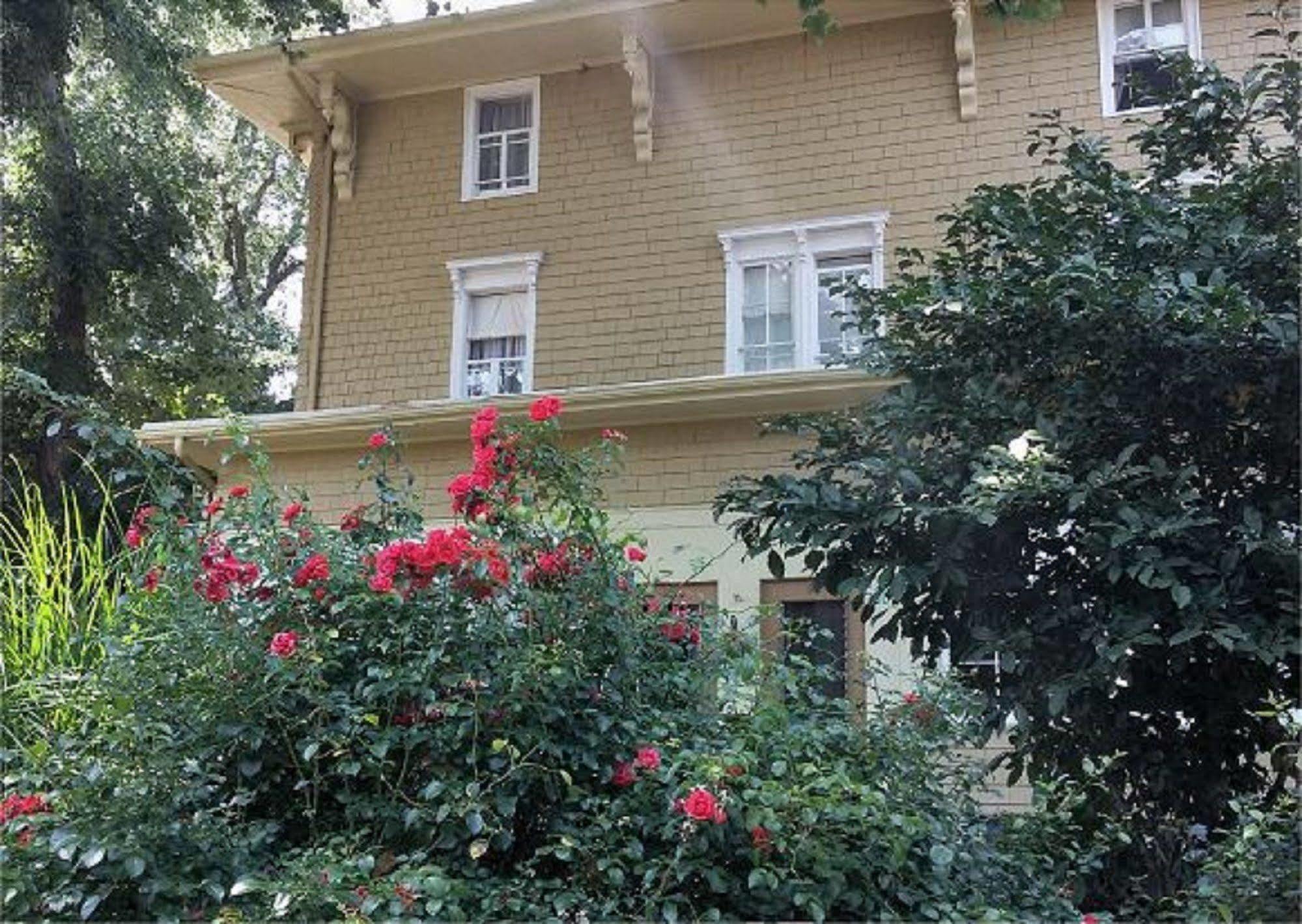 Victorian Of Staten Island Bed and breakfast